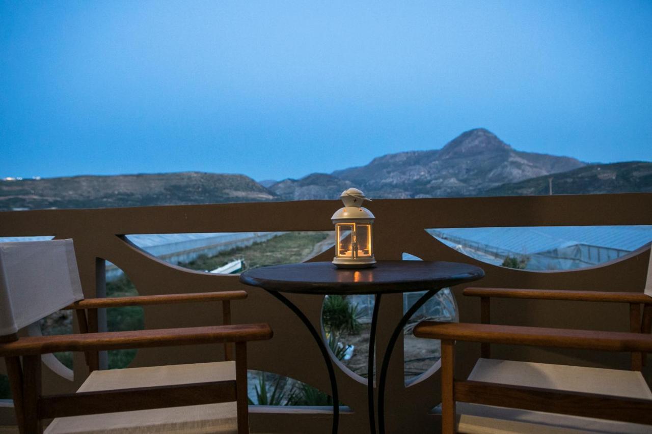 Kolimbito Sea Side Apartment Фаласарна Екстериор снимка