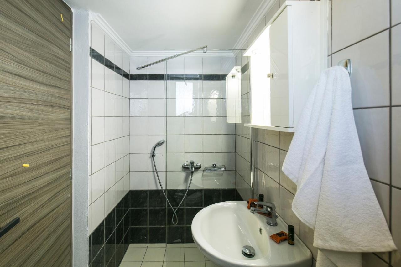 Kolimbito Sea Side Apartment Фаласарна Екстериор снимка