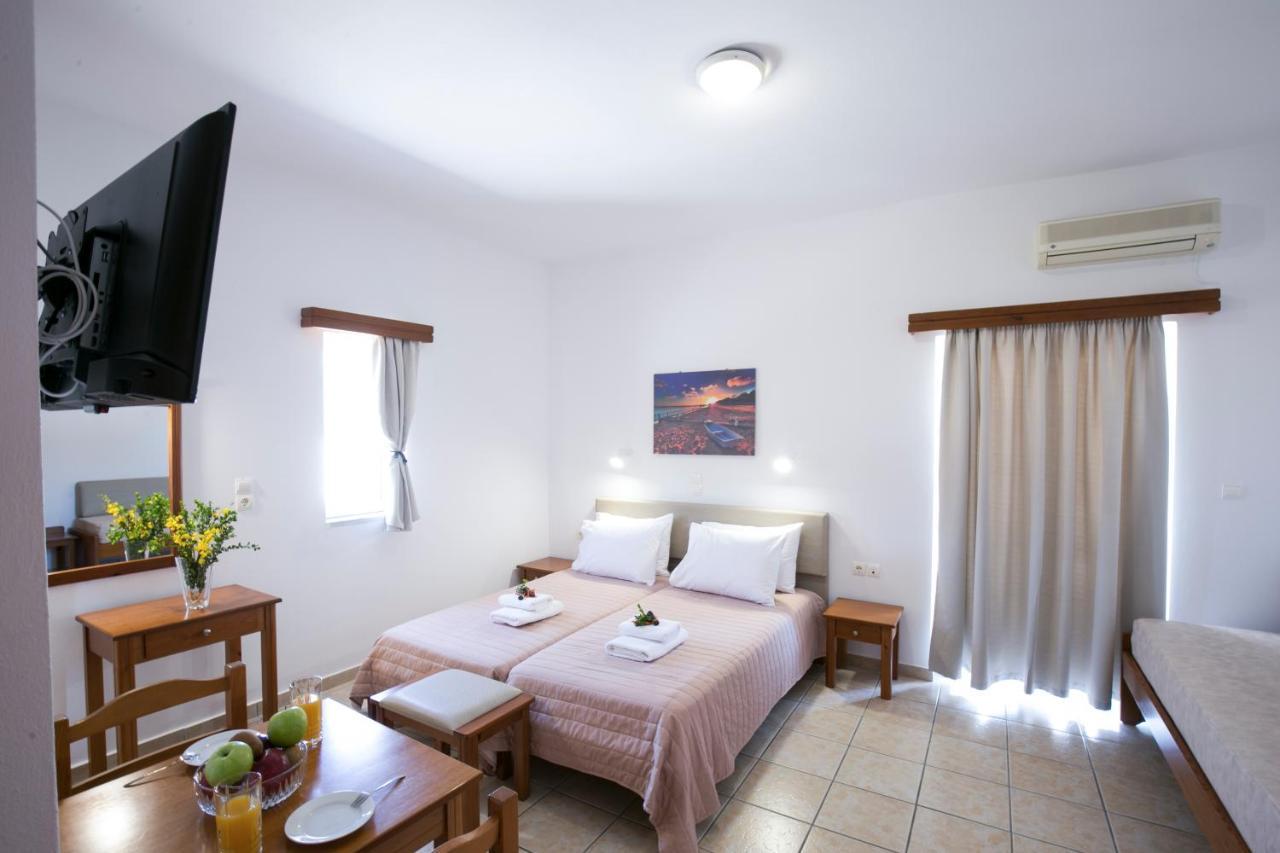 Kolimbito Sea Side Apartment Фаласарна Екстериор снимка