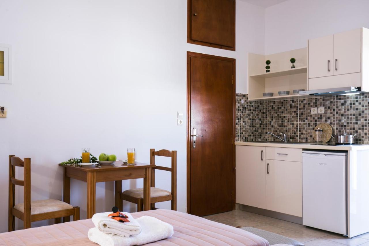 Kolimbito Sea Side Apartment Фаласарна Екстериор снимка