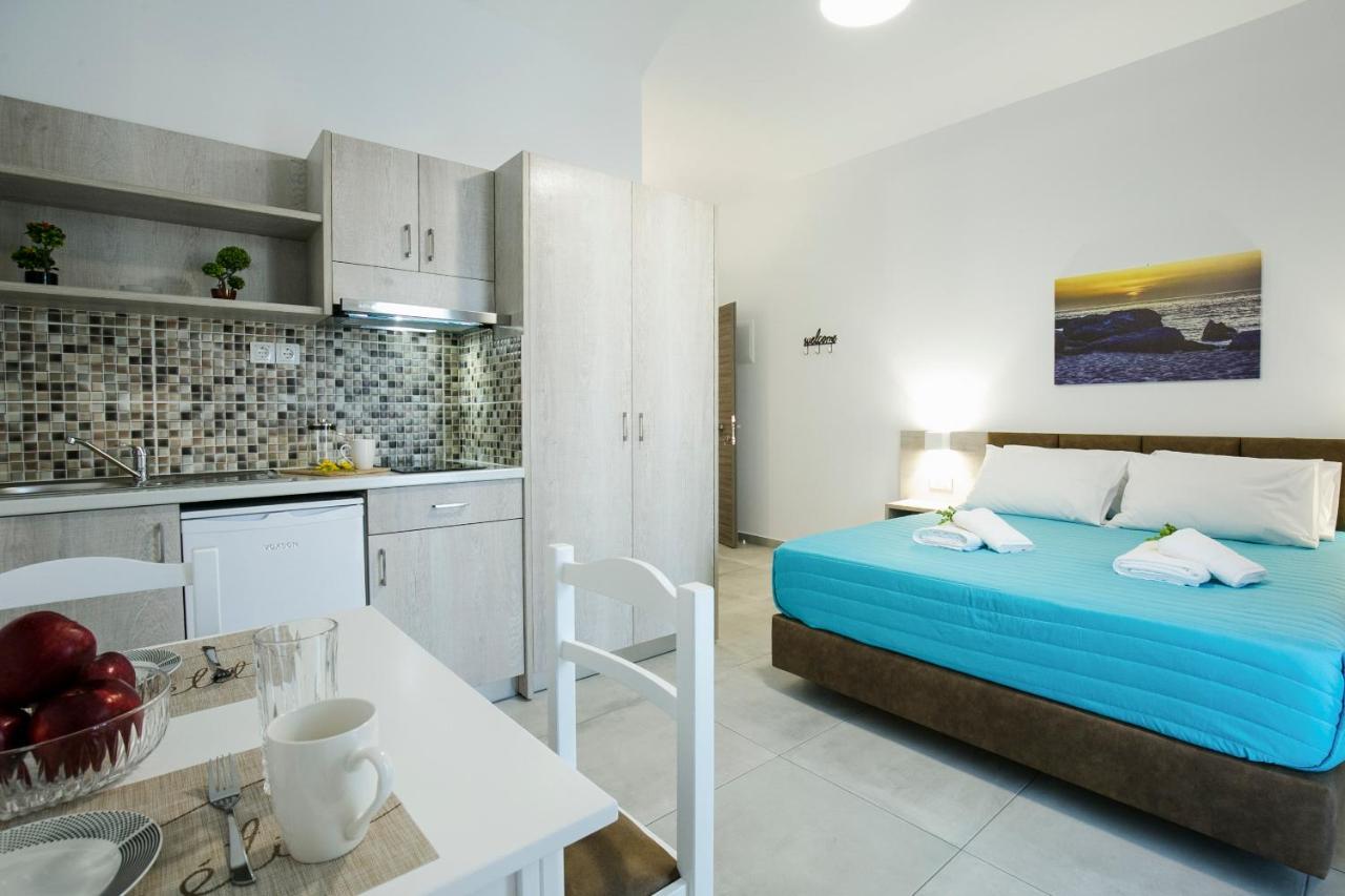 Kolimbito Sea Side Apartment Фаласарна Екстериор снимка