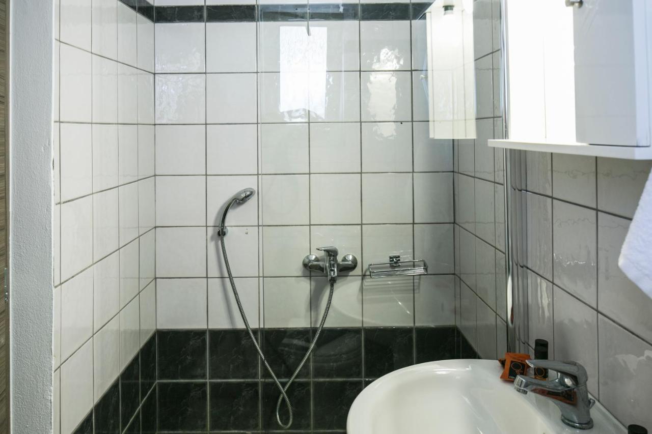 Kolimbito Sea Side Apartment Фаласарна Екстериор снимка
