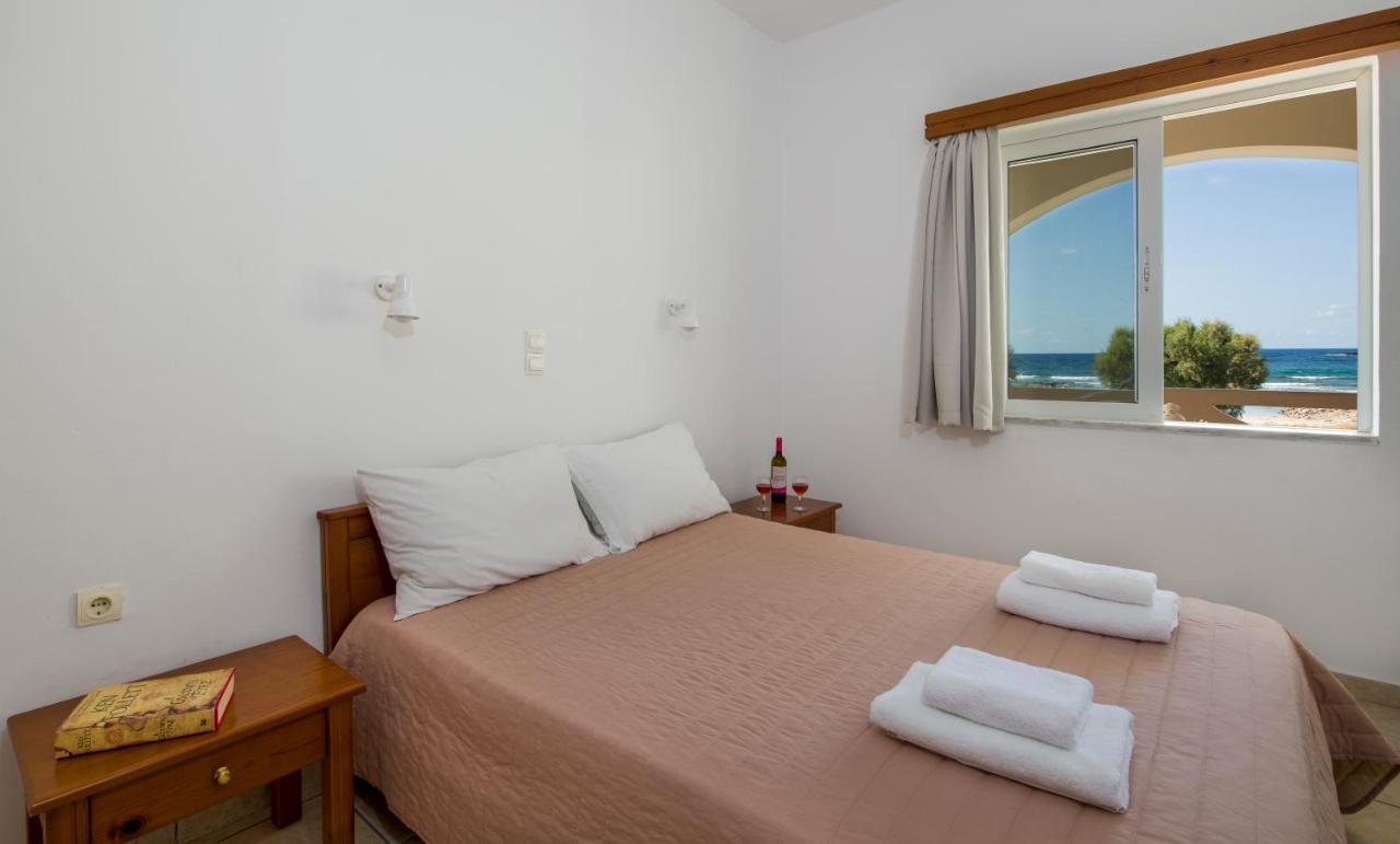 Kolimbito Sea Side Apartment Фаласарна Екстериор снимка