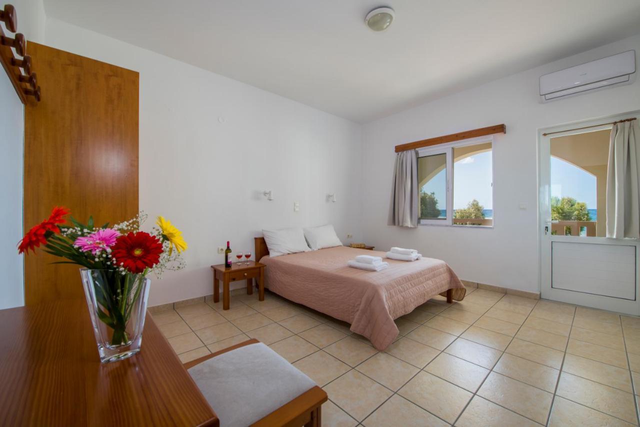 Kolimbito Sea Side Apartment Фаласарна Екстериор снимка