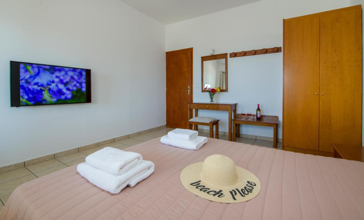 Kolimbito Sea Side Apartment Фаласарна Екстериор снимка